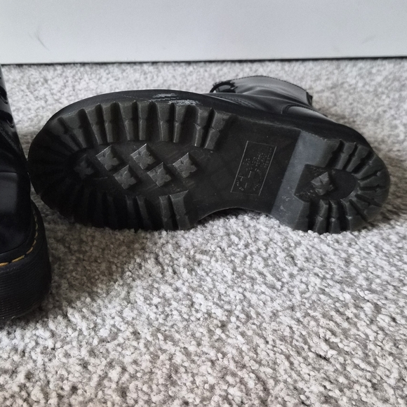 Dr. Martens Black Leather Women's Boots - Picture 7 of 8